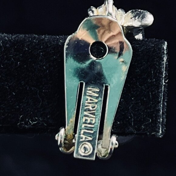 Vintage Marvella Silver Tone, Faux Pearl And Rhinestone Clip On Earrings (5266) - Picture 8 of 10